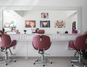 Peau en gros plan dans un contexte de soin beauté