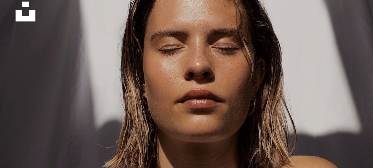 Maquillage d'été léger et lumineux