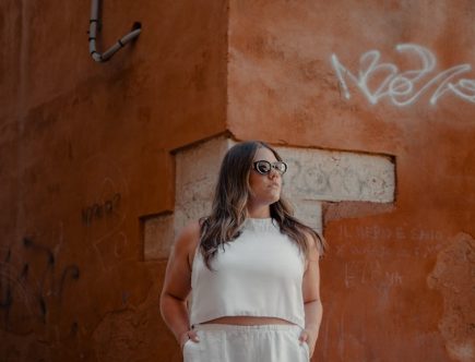 Tenue élégante de mariage civil en été